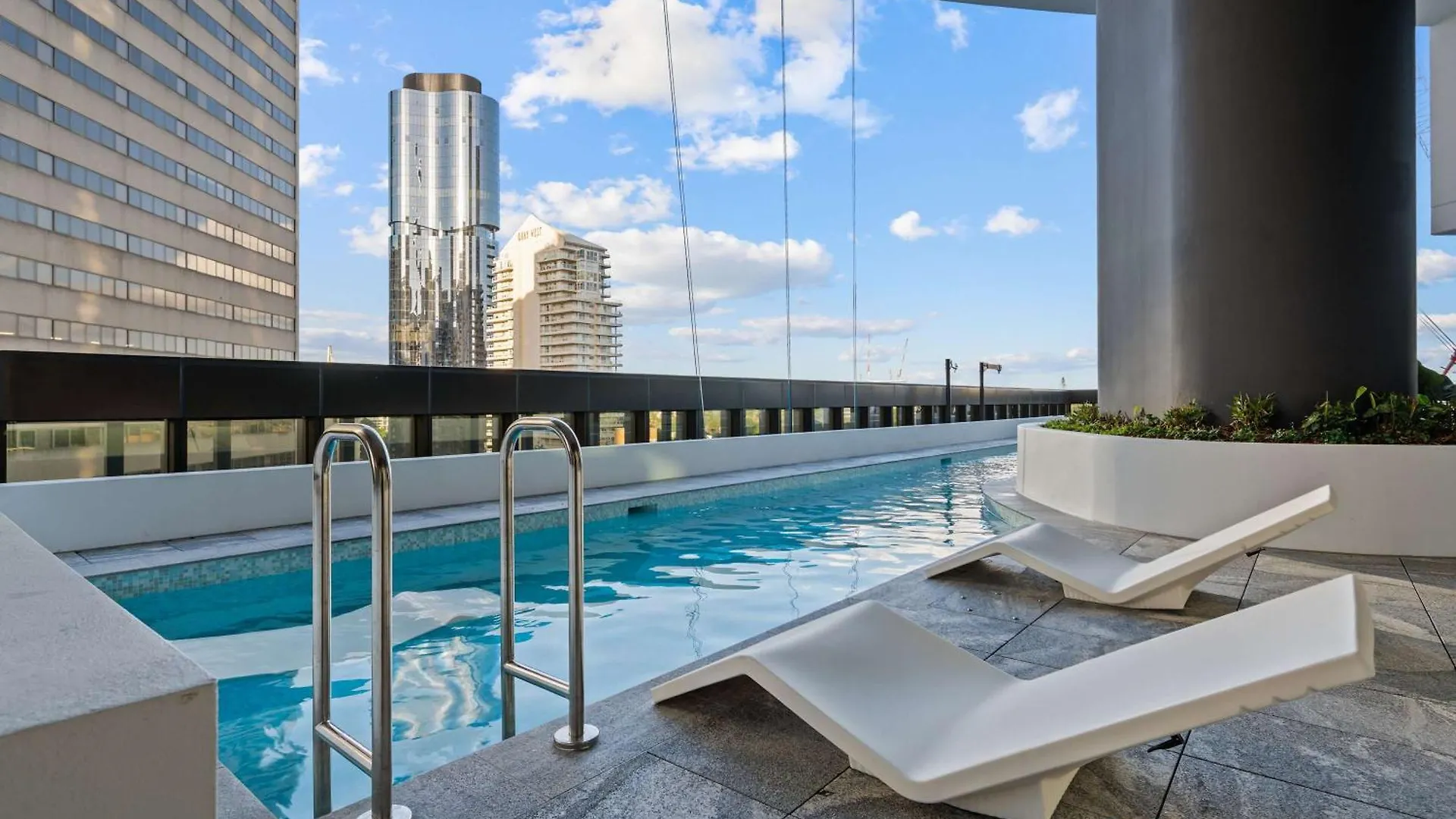 Luxury Retreat Qwr River & City Views Brisbane