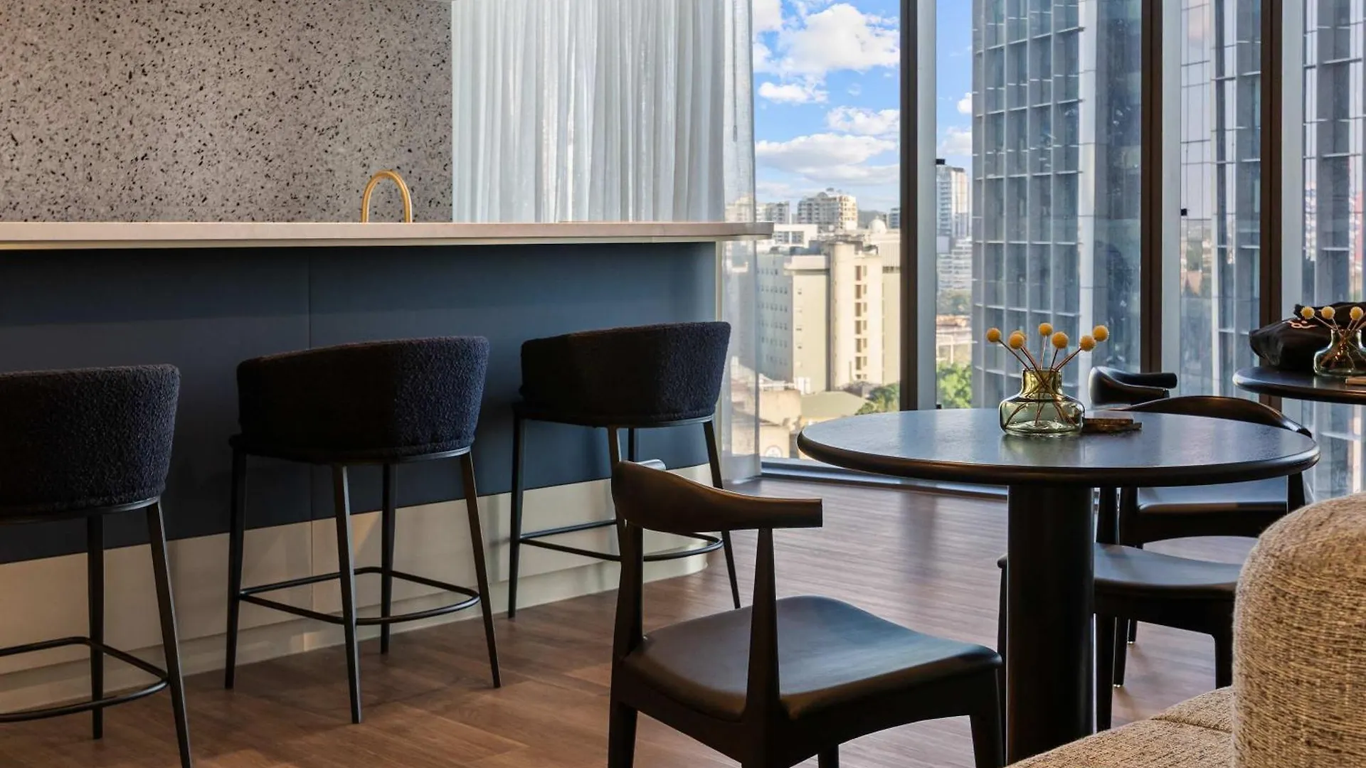 Luxury Retreat Qwr River & City Views Brisbane